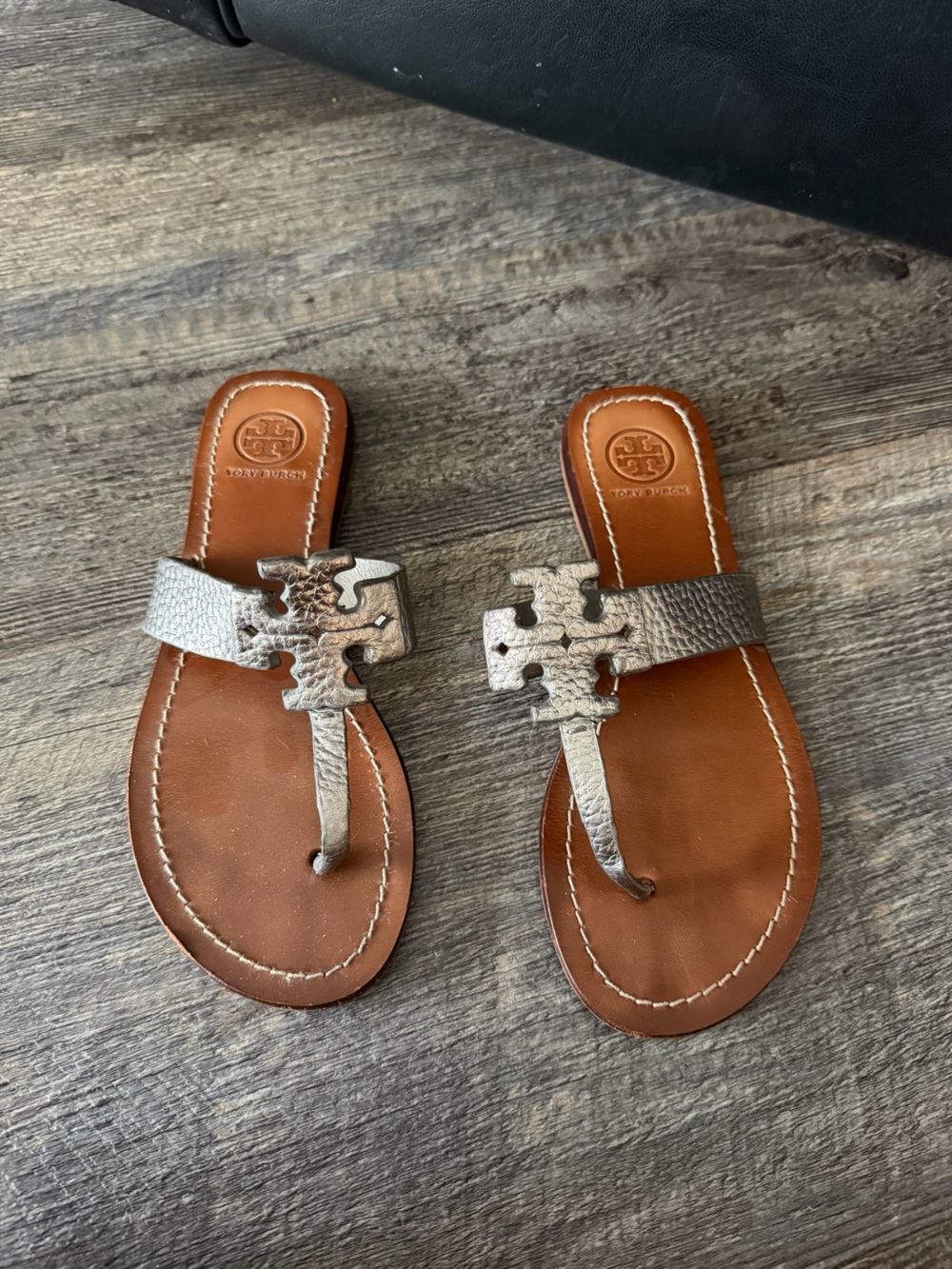 Tory Burch Metallic Leather Thong Sandals - Bronze